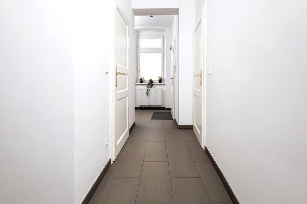 וינה Orestaliving- 3Br On The Daube Canal/Friedensbruecke מראה חיצוני תמונה