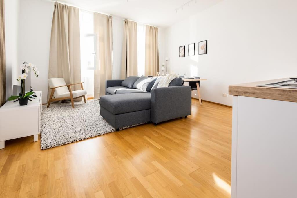 וינה Orestaliving- 3Br On The Daube Canal/Friedensbruecke מראה חיצוני תמונה